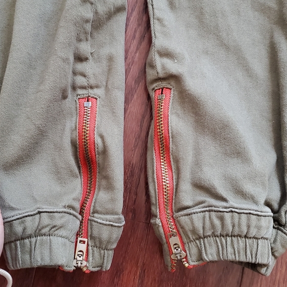 Fashion Nova Cargo Pants - Picture 5 of 5